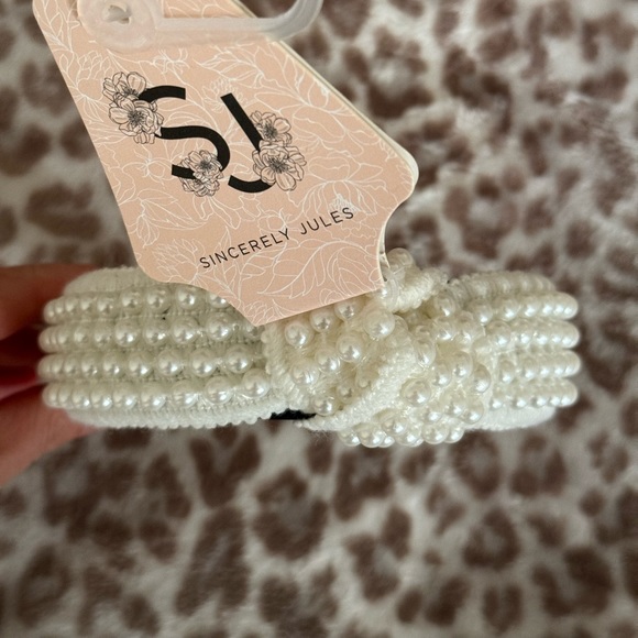 Sincerely Jules Faux Pearl Headband - Picture 3 of 3